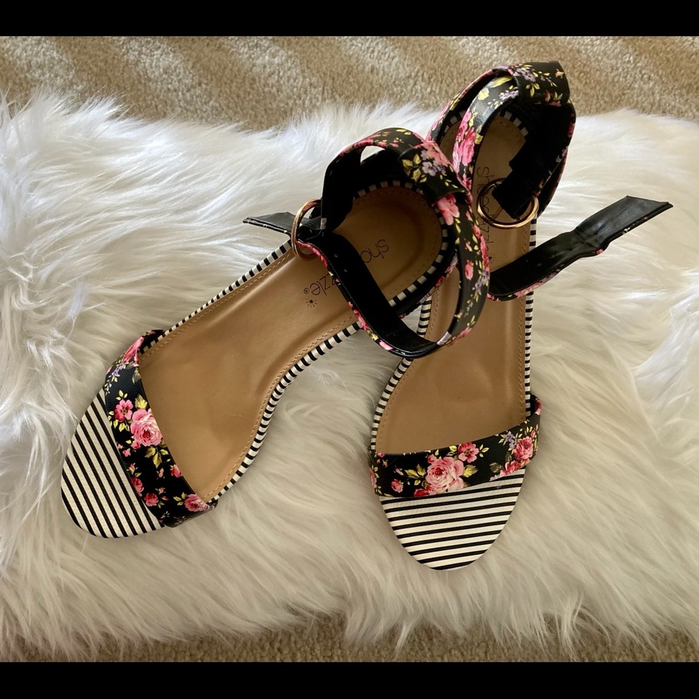 Woman’s dress sandals